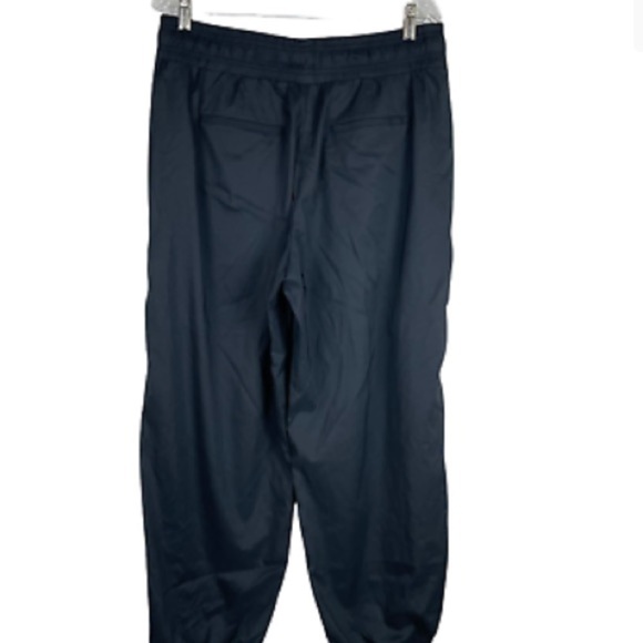 12.Athleta Black Revive Pant - Picture 11 of 16